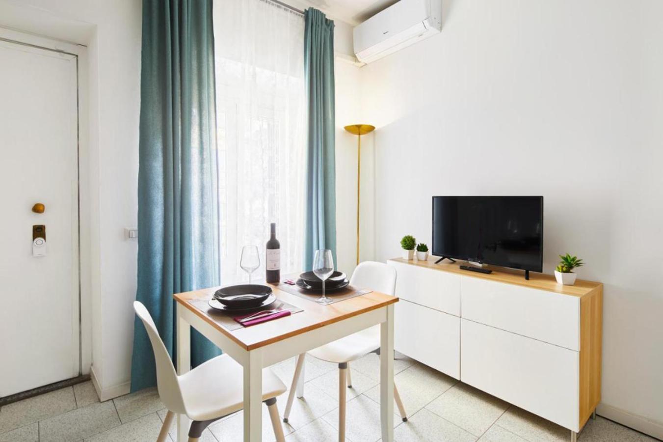 House Naviglio Quattro Apartment มิลาน ภายนอก รูปภาพ